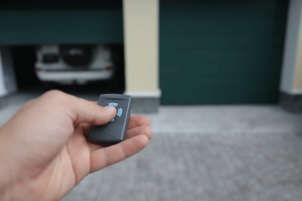 Accesorios imprescindibles para automatismos: mandos, sensores y más