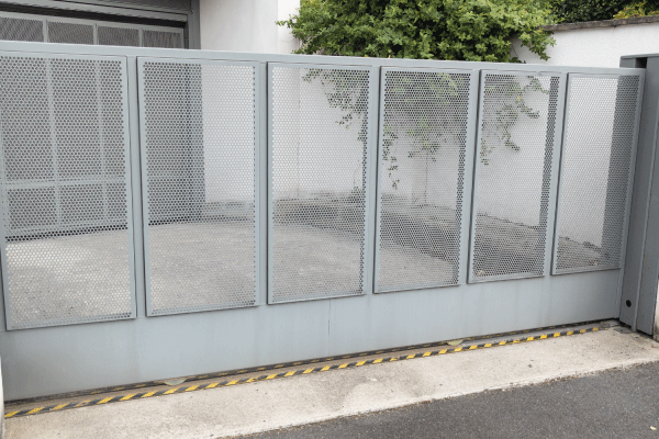 Beneficios de las puertas correderas automáticas en garajes